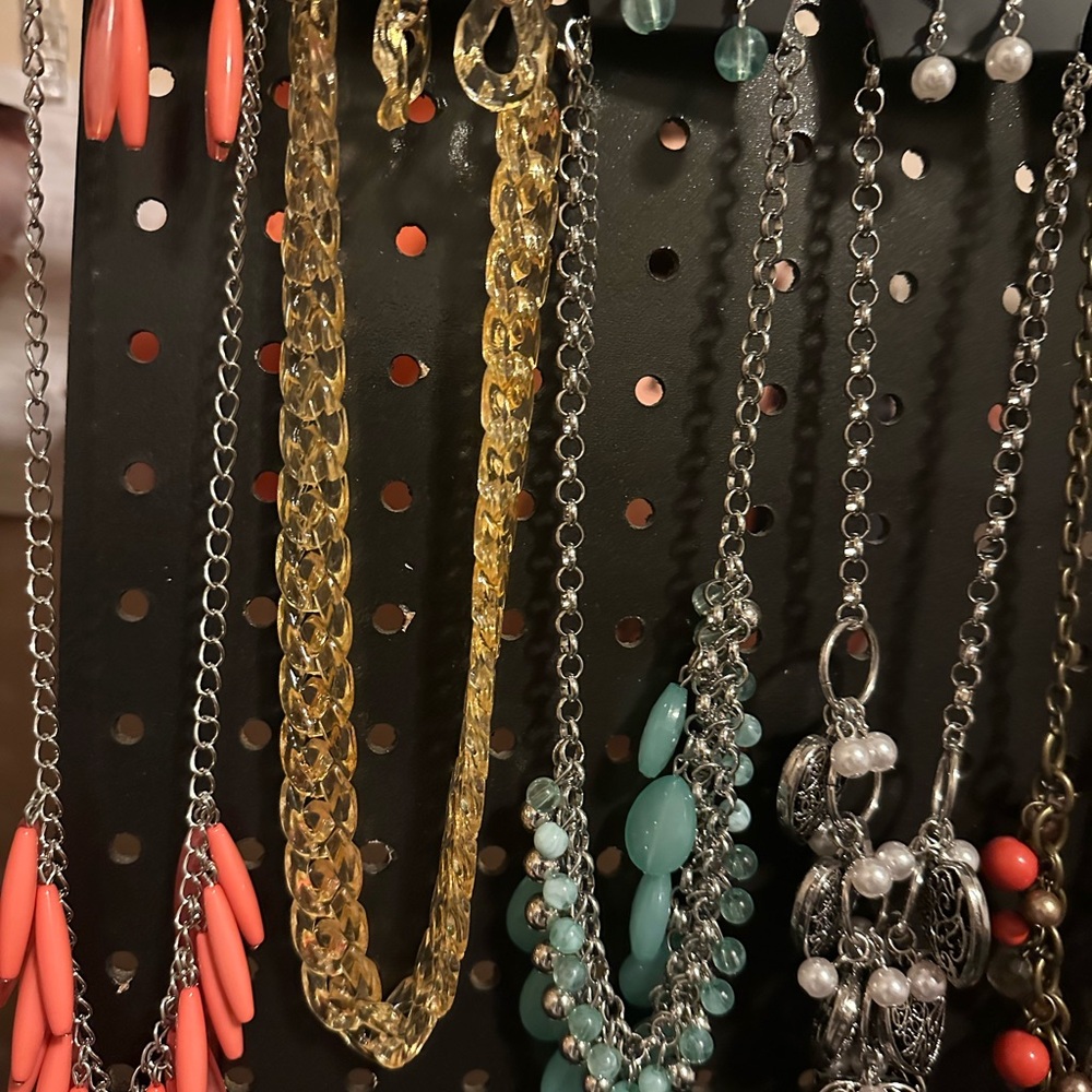 Lot of 15 new necklaces